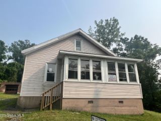 Foreclosed Home - 106 CAMPBELL AVE, 12180