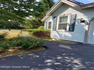 Foreclosed Home - 1 MERIDIAN CT, 12182