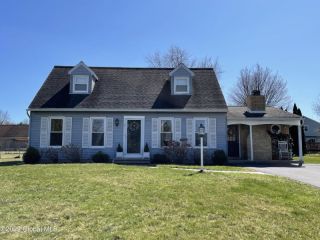Foreclosed Home - 7 WOODLOT CT, 12188