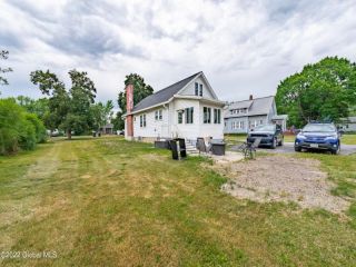 Foreclosed Home - 137 HUDSON RIVER RD, 12188