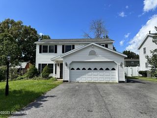 Foreclosed Home - 15 CARTWHEEL DR, 12302