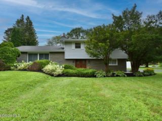 Foreclosed Home - 826 WORCESTER DR, 12309