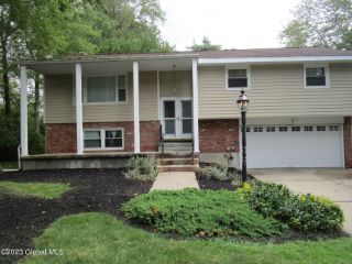 Foreclosed Home - 936 NORTHUMBERLAND DR, 12309