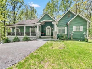 Foreclosed Home - 391 GRAPE HOLLOW RD, 12531