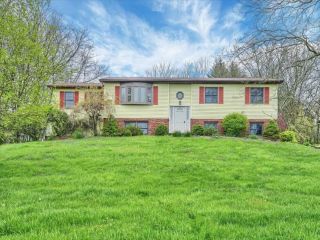Foreclosed Home - 16 SPRING HILL CT, 12590