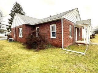 Foreclosed Home - 48 WILBUR BLVD, 12603