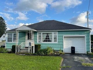 Foreclosed Home - 1 DOUGLAS ST, 13045