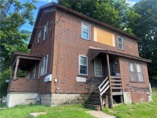 Foreclosed Home - 401 S 2ND ST, 13069