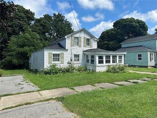 Foreclosed Home - 41 E 5TH ST, 13126