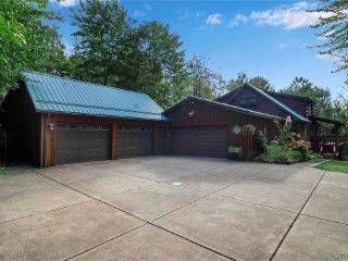 Foreclosed Home - 9507 HOLLAND GLENWOOD RD, 14069