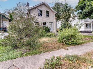 Foreclosed Home - 204 SAXTON ST, 14094