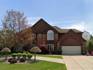 Foreclosed Home - 8193 OAK LEAF LN, 14221