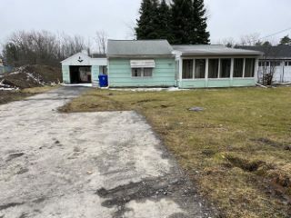 Foreclosed Home - 1993 RIDGE RD, 14224