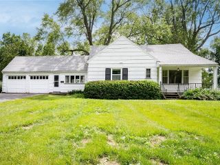 Foreclosed Home - 117 COUNTRY LN, 14526