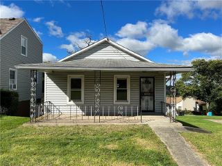 Foreclosed Home - 360 EDNA ST, 15035