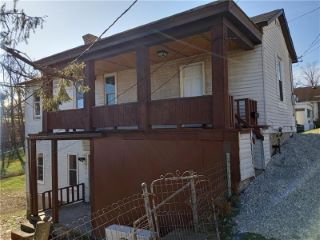 Foreclosed Home - 820 SOMERSET ST, 15062