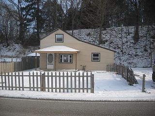 Foreclosed Home - 2060 MILLERSTOWN RD, 15084