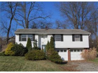 Foreclosed Home - 747 GARDEN CITY DR, 15146