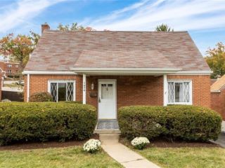 Foreclosed Home - 1076 THORNWOOD DR, 15234