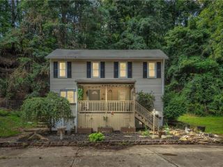Foreclosed Home - 840 ROBB HOLLOW RD, 15243