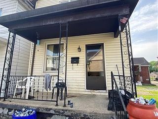 Foreclosed Home - 113 S 13TH ST, 15644