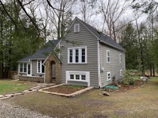 Foreclosed Home - 16 WHITE OAK RD, 15655