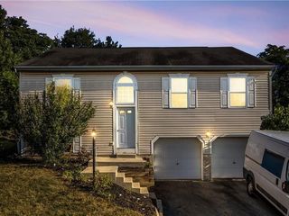 Foreclosed Home - 121 STRATFORD CT, 15672