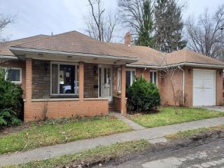 Foreclosed Home - 802 Hazen St, 16101