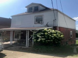 Foreclosed Home - 829 MORTON ST, 16101