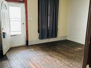 Foreclosed Home - 121 W CHARTES ST, 16102