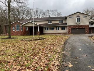 Foreclosed Home - 205 COUNTRY CLUB DR, 16117