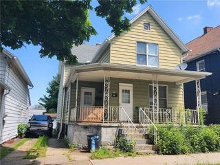 Foreclosed Home - 1118 E 8TH ST, 16503