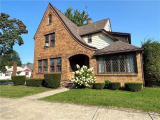Foreclosed Home - 104 E 36TH ST, 16504