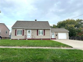 Foreclosed Home - 1592 W 40TH ST, 16509
