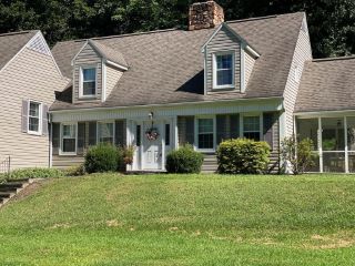 Foreclosed Home - 135 COUNTRY CLUB RD, 17066