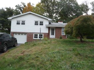 Foreclosed Home - 8 CRESCENT DR, 17070