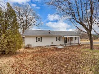Foreclosed Home - 3309 WATERFALL RD, 17228