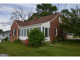 Foreclosed Home - 19 Peanut Dr, 17331