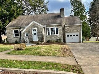Foreclosed Home - 494 5TH ST, 17857