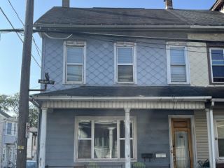 Foreclosed Home - 226 W WALNUT ST, 17872