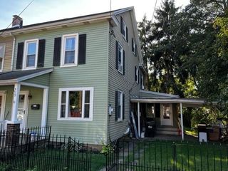 Foreclosed Home - 422 MAIN ST, 18017