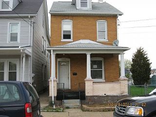 Foreclosed Home - 1079 W LINCOLN ST, 18042