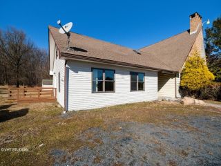 Foreclosed Home - 6515 Germans Corner Rd, 18053