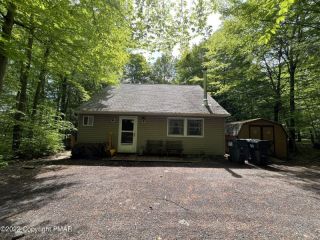 Foreclosed Home - 23 REDWOOD DR, 18210