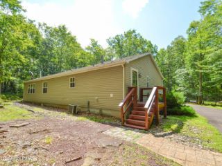 Foreclosed Home - 75 ROSEWOOD DR, 18229