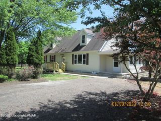 Foreclosed Home - 1385 BUCK MOUNTAIN RD, 18255