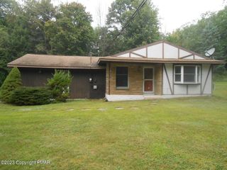 Foreclosed Home - 446 DEVILS HOLE RD, 18326