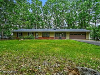 Foreclosed Home - 318 VALLEY VIEW DR N, 18360