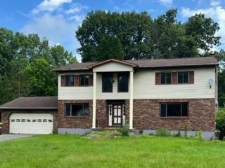 Foreclosed Home - 305 PAULA DR, 18360