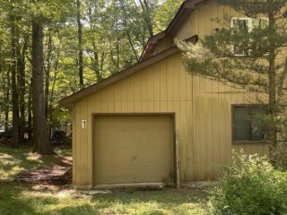 Foreclosed Home - 105 ASPEN DR, 18372